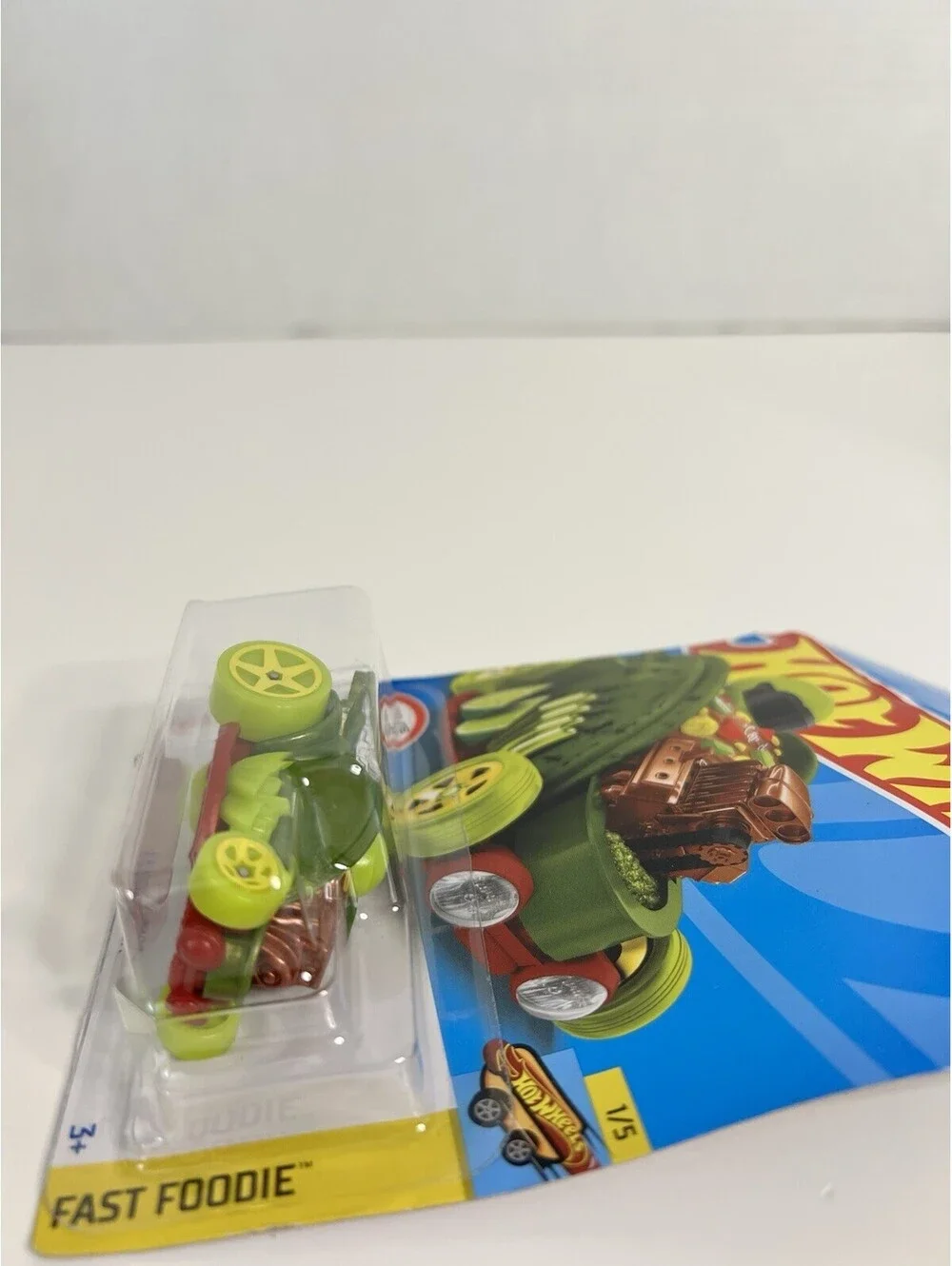 2022 Hot Wheels #11 Fast Foodie 1/5 Car-De-Asada- Green
